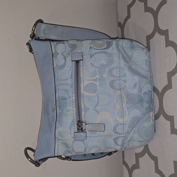 Light Blue Signature Coach purse. - Picture 5 of 8